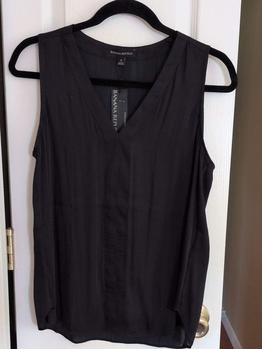 NWT - New With Tags Banana Republic Black V-Neck Draped SleevelessTop Size S